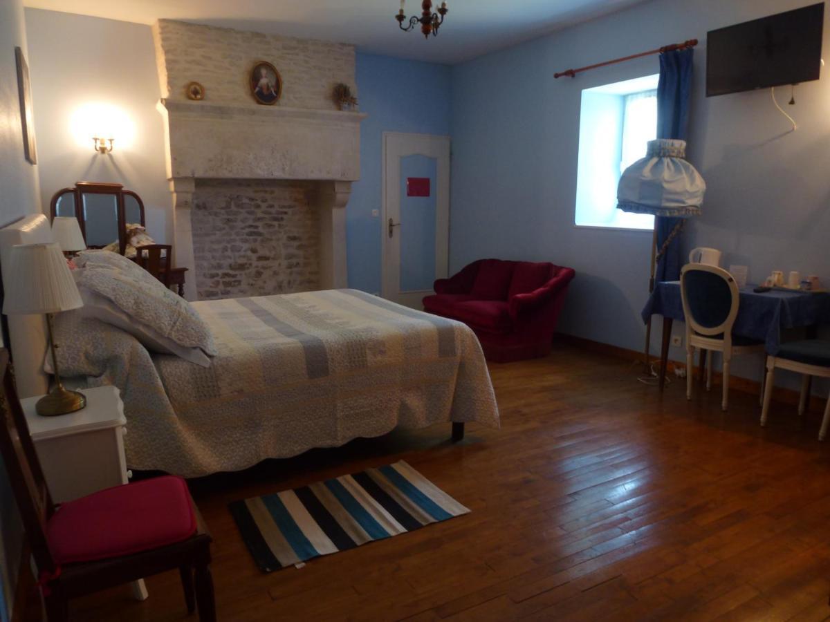 Bed and Breakfast Le Logis De Faugerit Frontenay-Rohan-Rohan Esterno foto