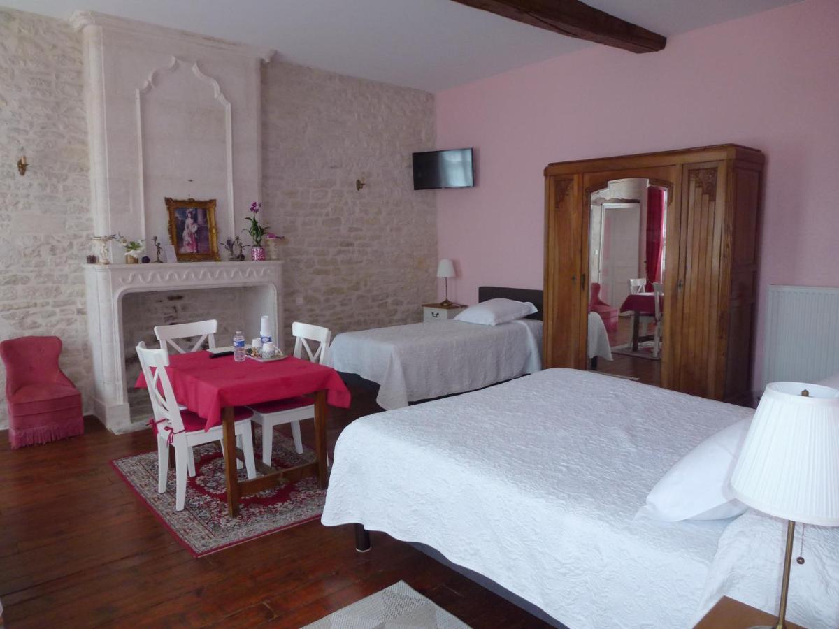 Bed and Breakfast Le Logis De Faugerit Frontenay-Rohan-Rohan Esterno foto